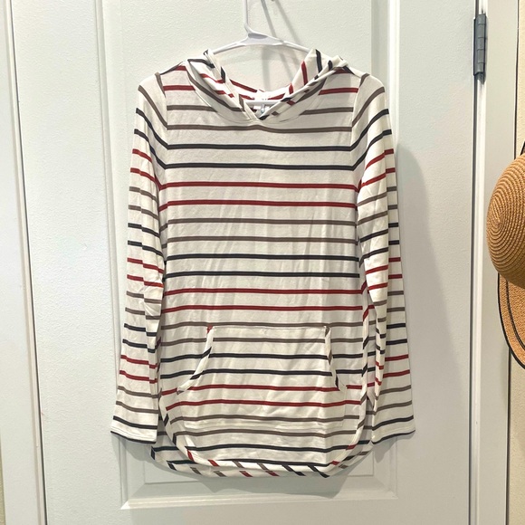 Market & Spruce Tops - NEW… MARKET & SPRUCE Milania French Terry Curved Hem Hoodie